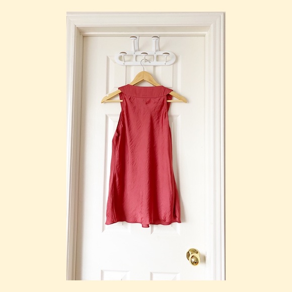 🌟Sleeveless blouse🌟 - Picture 4 of 6